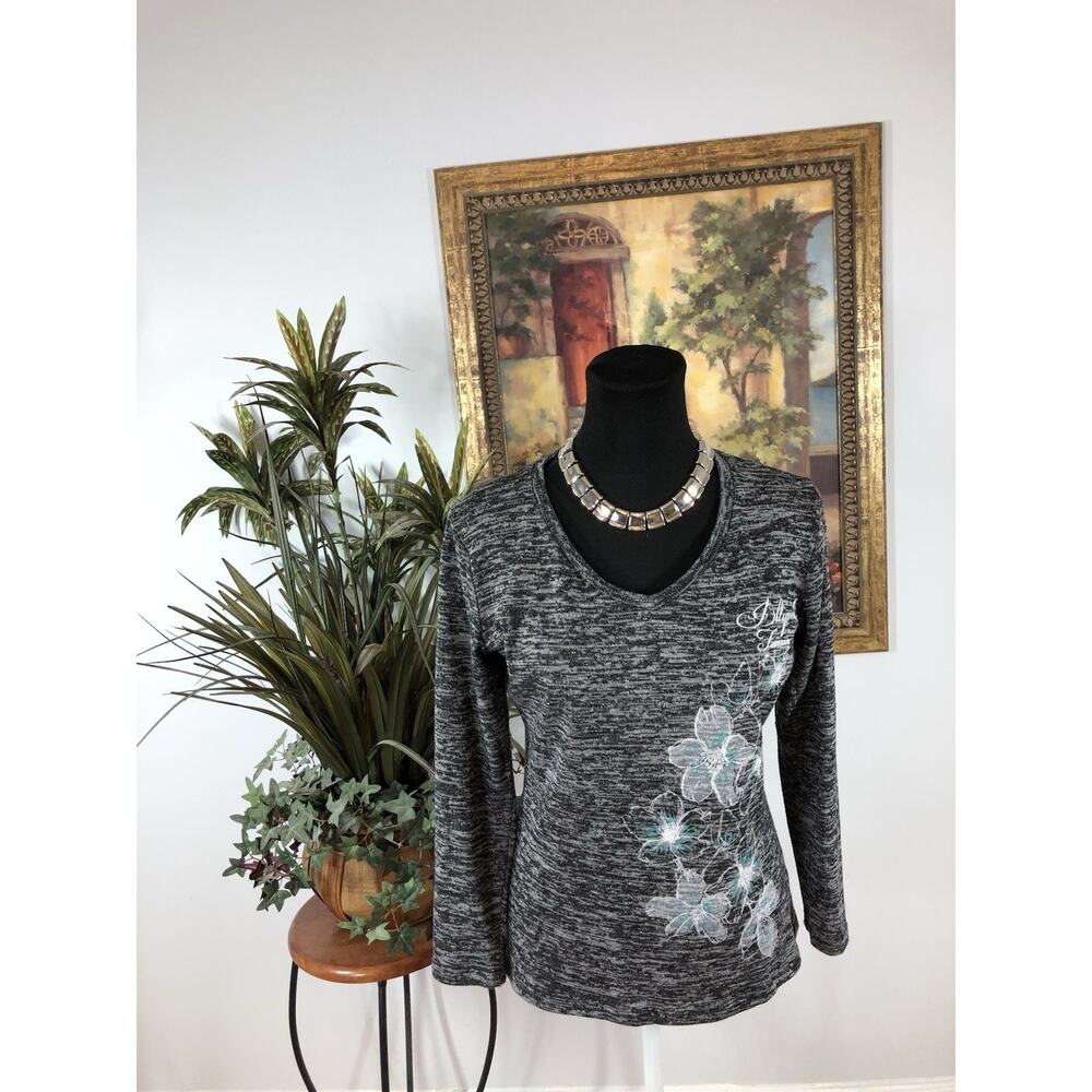 E.M.I. Women Size‎ Small Gray Scoop Neck Knit Sweater Long Sleeve Floral Design
